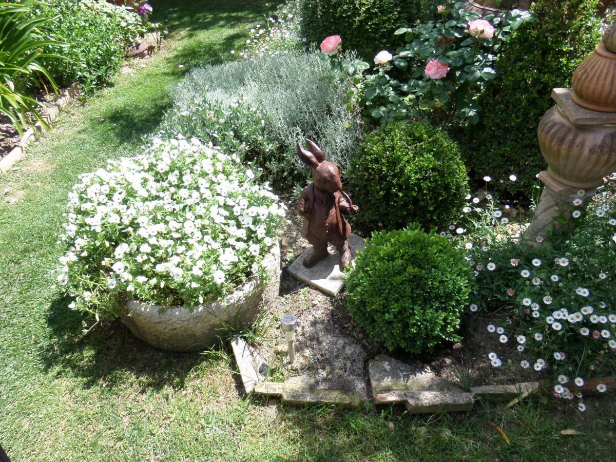 Le Clos Martin Eyragues Exterior foto